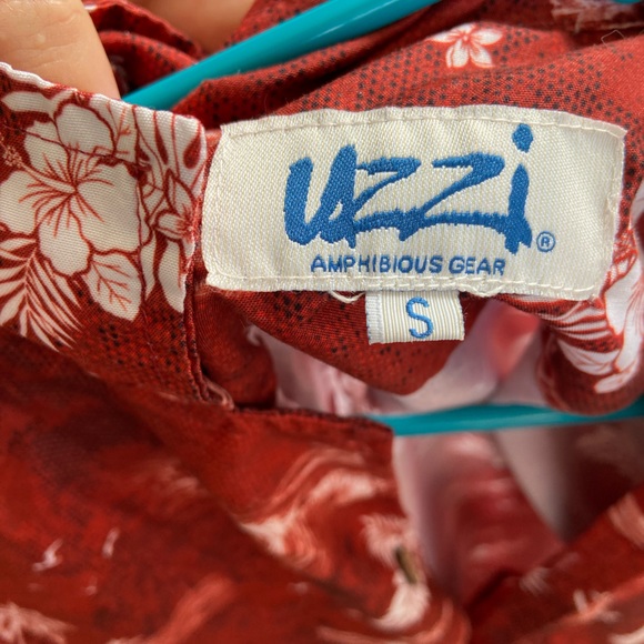 Red Hawaiian Shirt Uzzi - Picture 4 of 4